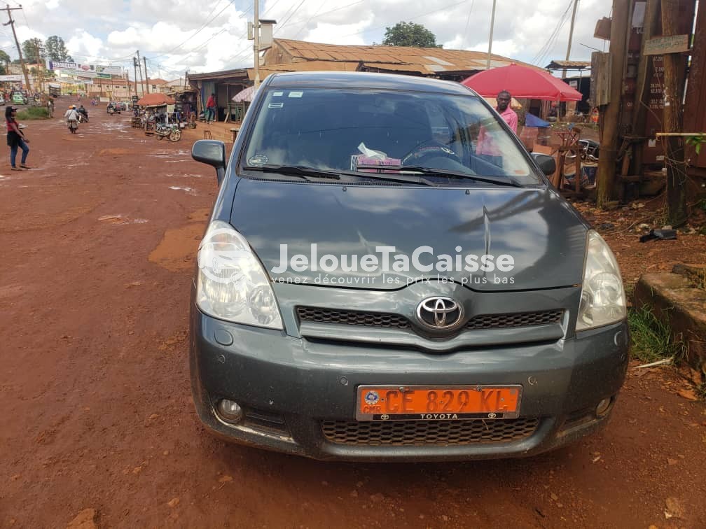 TOYOTA COROLLA VERSO