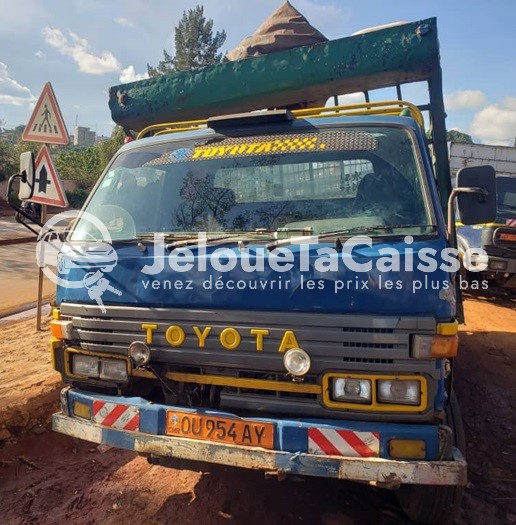 TOYOTA DINA